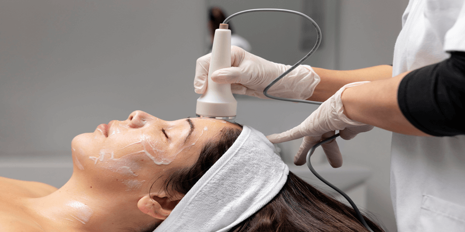 Hydrafacial 
 Deeply cleanse, exfoliate, and hydrate your skin with this relaxing, multi-step facial suitable for all skin types.